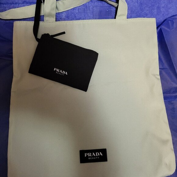 NWOT AUTHENTIC PRADA VIP BEAUTY EDITION TOTE AND POUCH SET - Picture 5 of 7